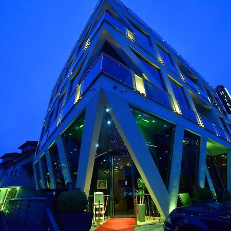 Hotel Palace เวลิคา คลาดูชา ภายนอก รูปภาพ