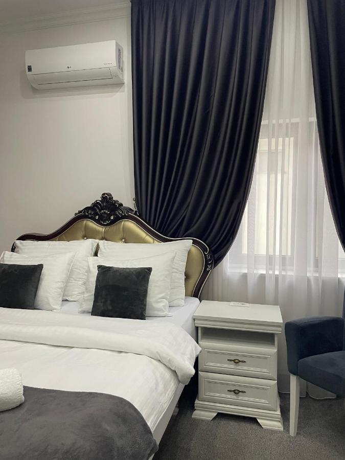 Hotel Palace เวลิคา คลาดูชา ภายนอก รูปภาพ