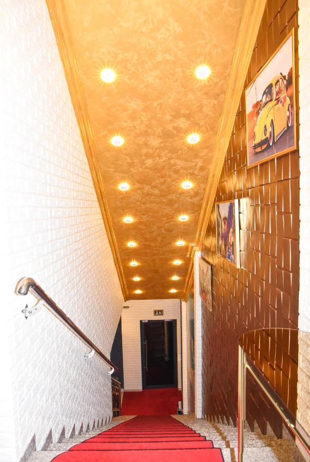 Hotel Palace เวลิคา คลาดูชา ภายนอก รูปภาพ